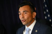 Former Olympic snowboard accused of murder, running deadly cocaine circle, remains large 866